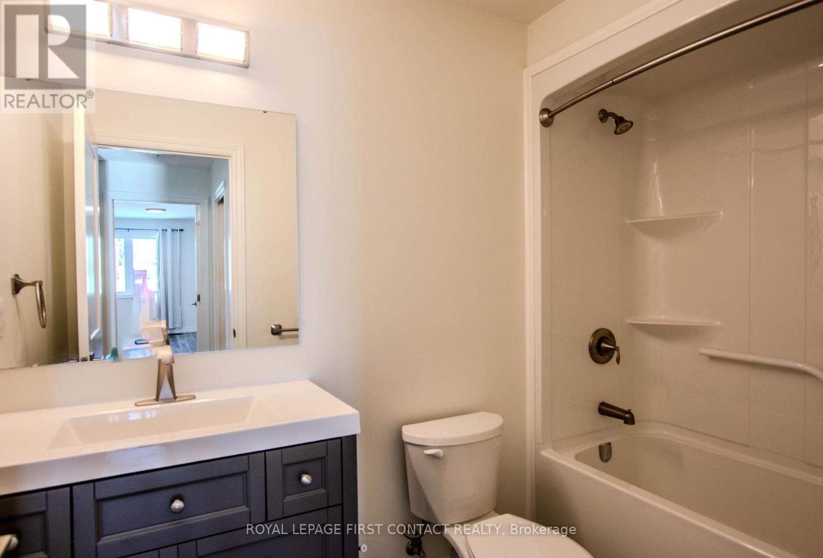 144 MEMORIAL AVENUE Image 25