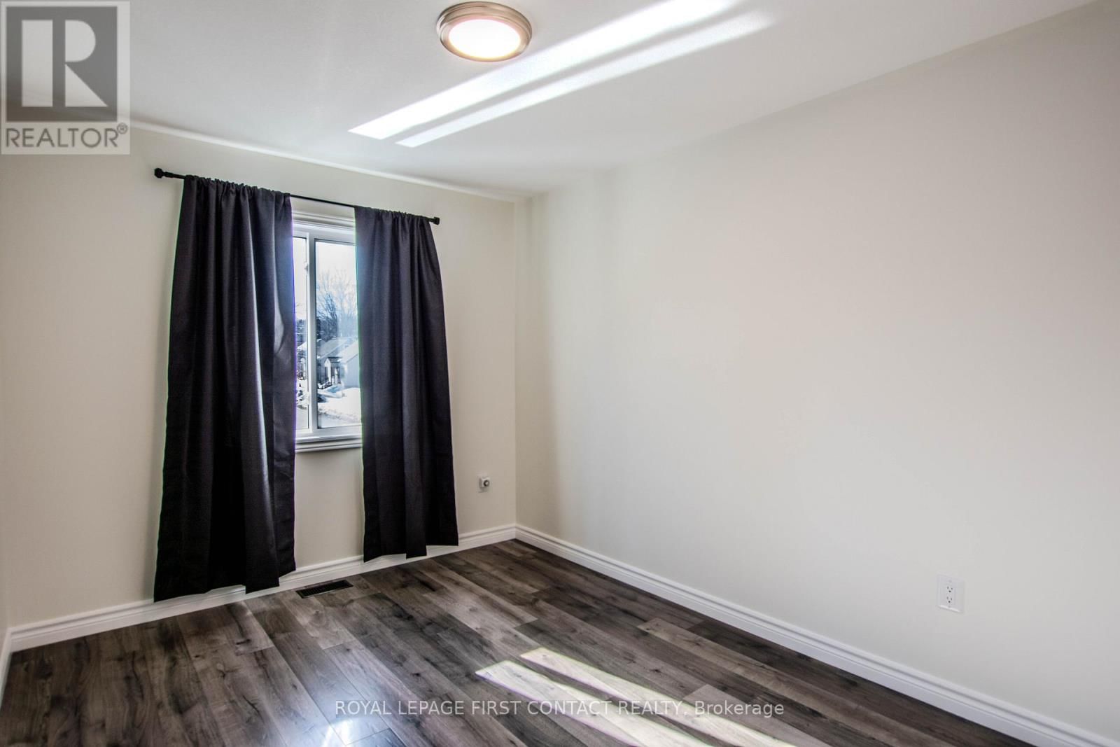 144 MEMORIAL AVENUE Image 27