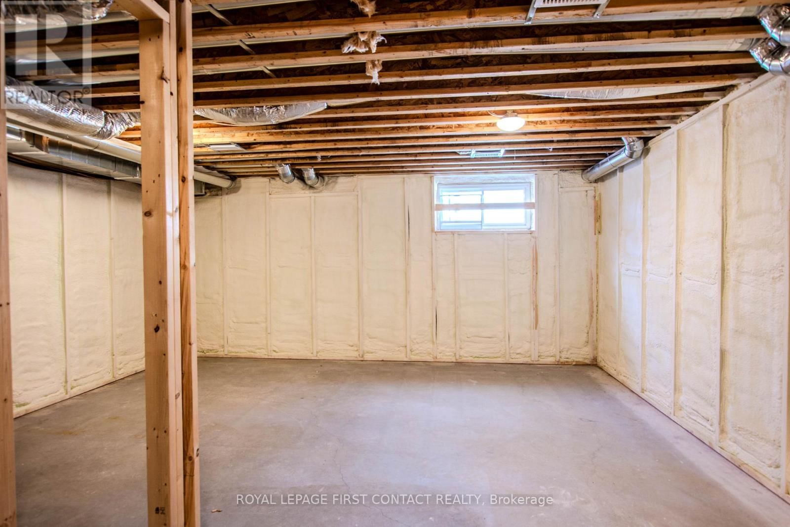 144 MEMORIAL AVENUE Image 31