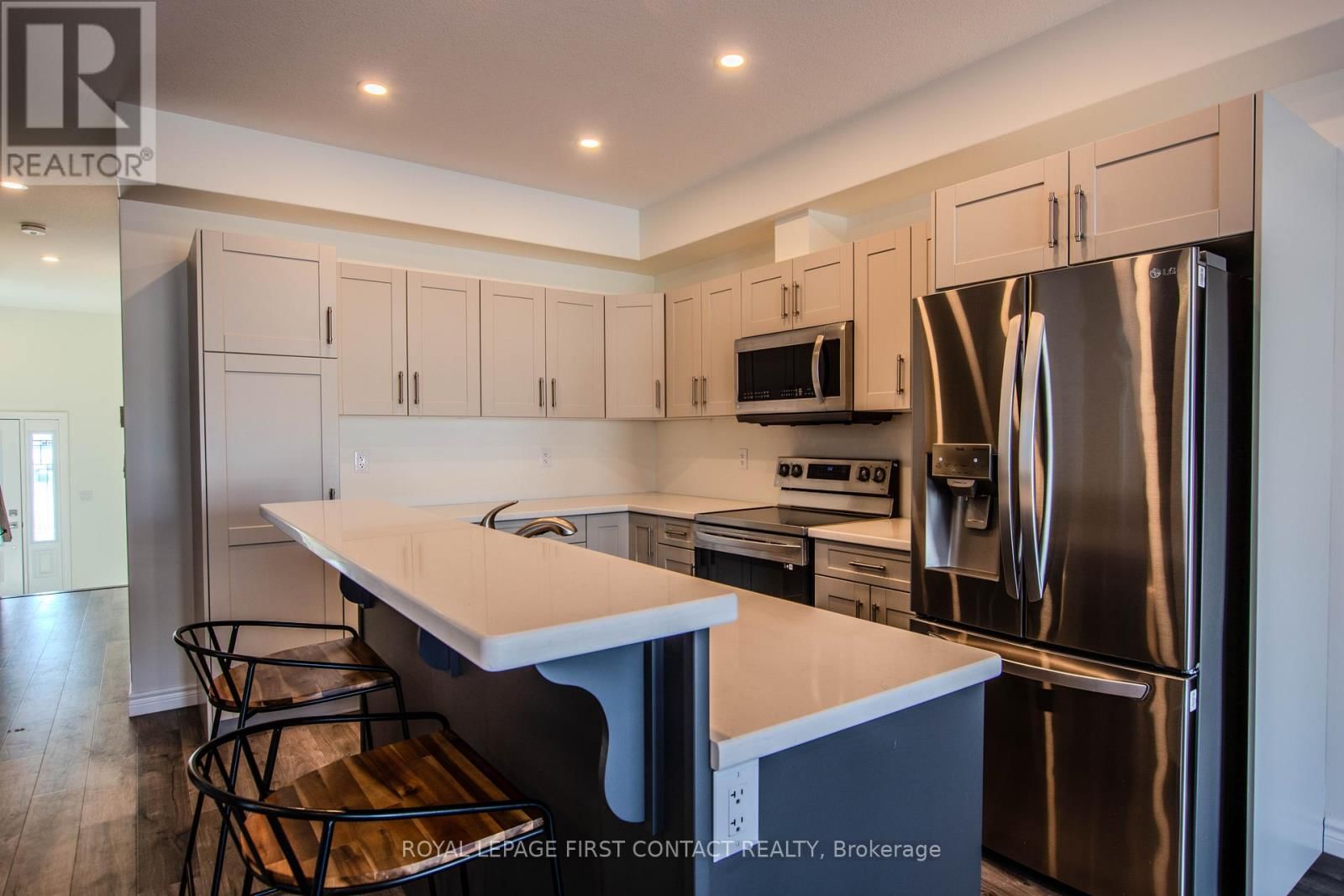 144 MEMORIAL AVENUE Image 8