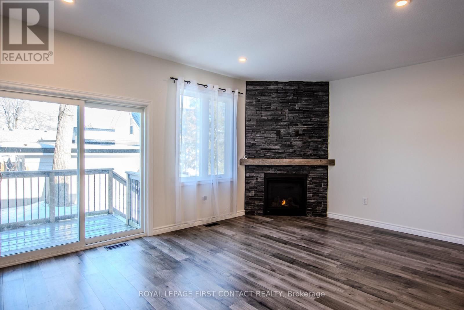 144 MEMORIAL AVENUE Image 9