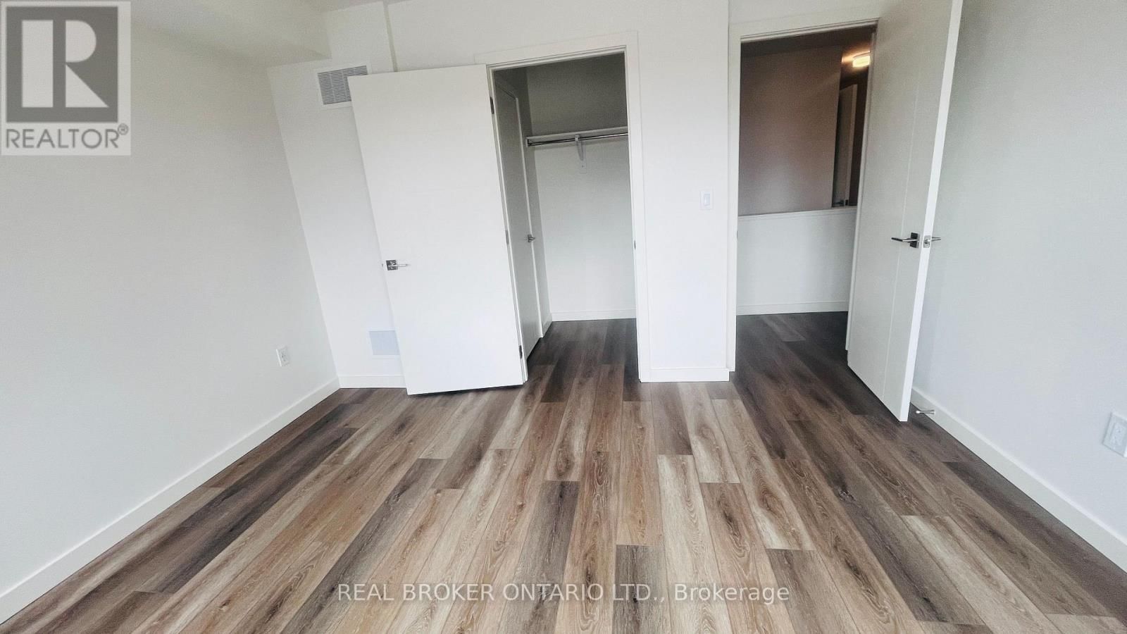 UPPER - 19 RAINWATER LANE Image 32