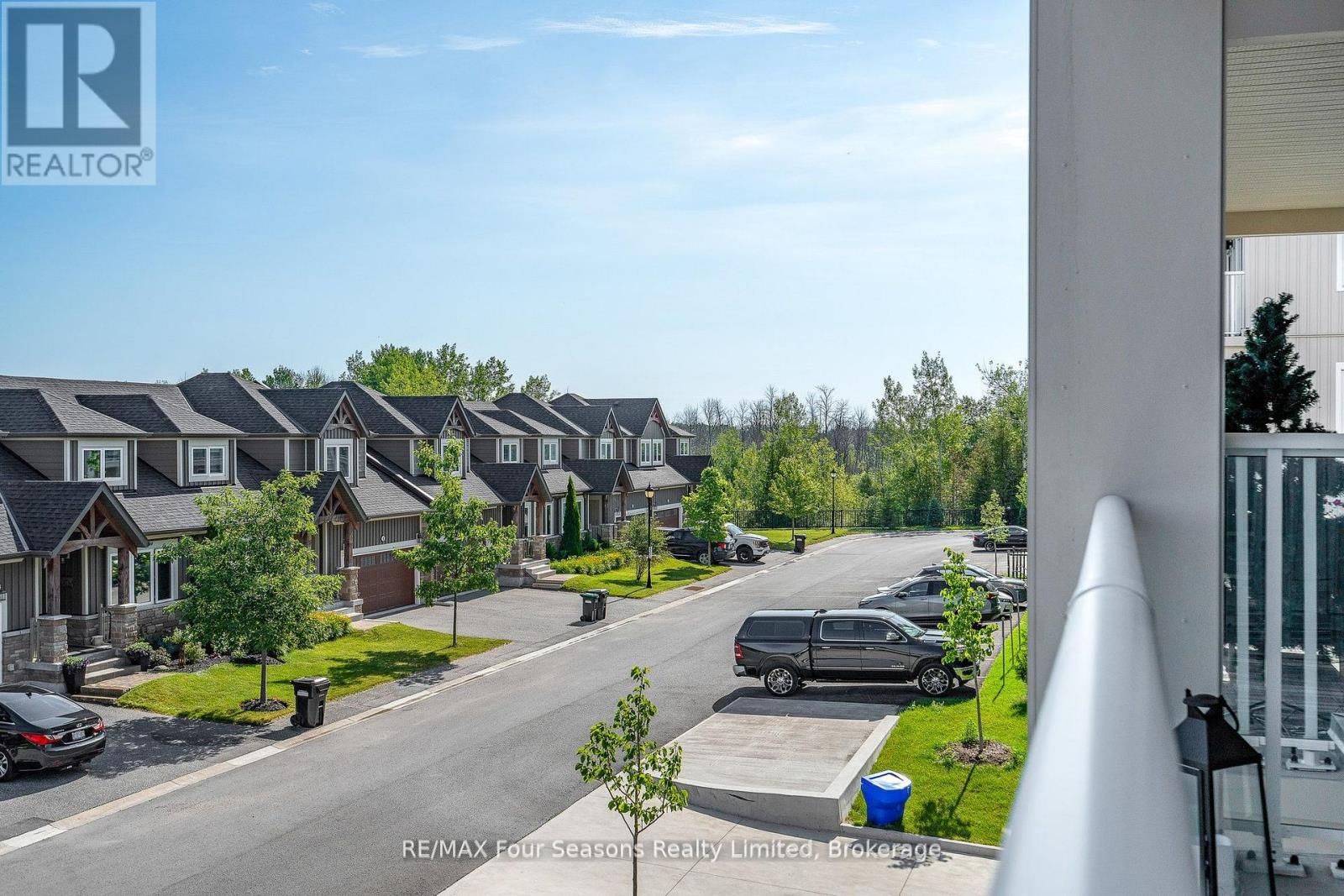 208 - 17 SPOONER CRESCENT Image 16