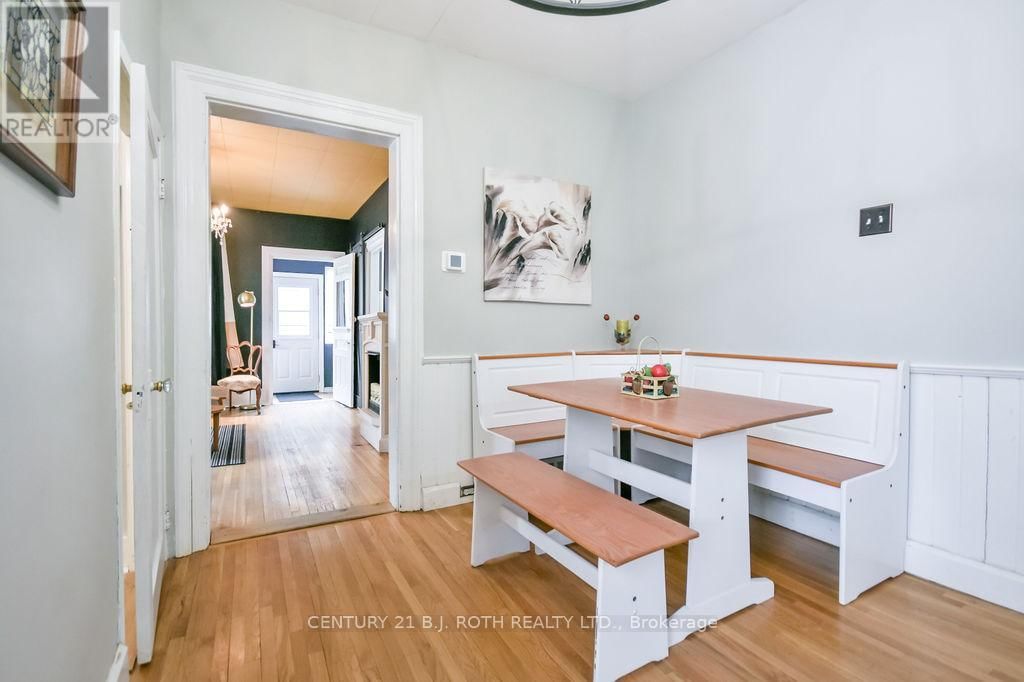 39 GROVE STREET WEST Image 19