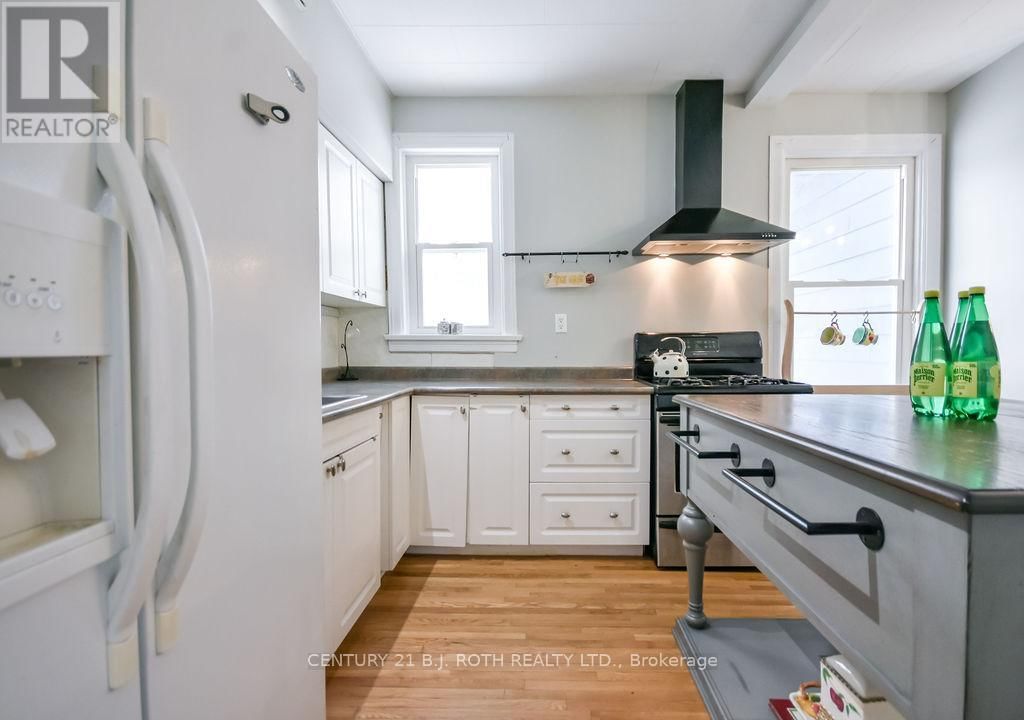 39 GROVE STREET WEST Image 22