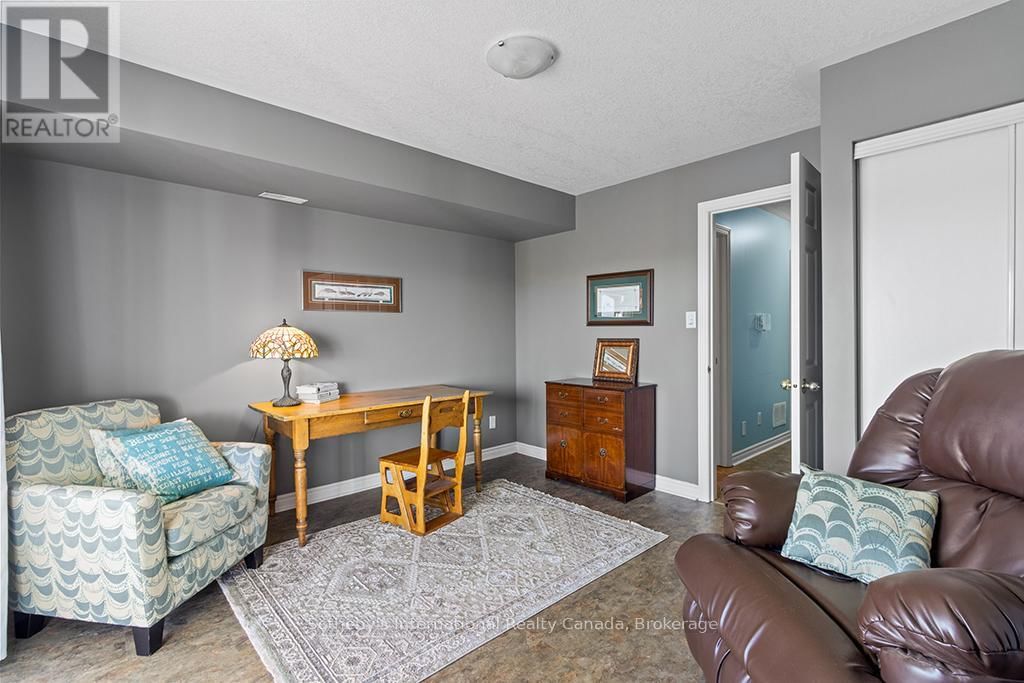 61 CRANBERRY SURF Image 24