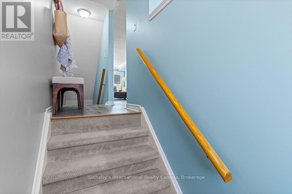 61 CRANBERRY SURF Image 4