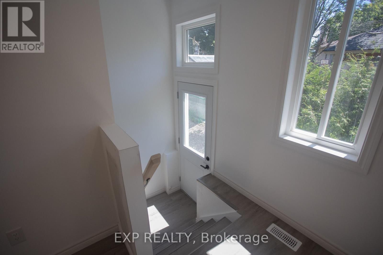 Unit C - 277 GROVE STREET EAST Image 7