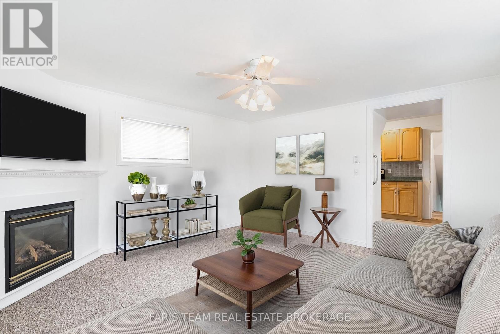 240 LACLIE STREET Image 10