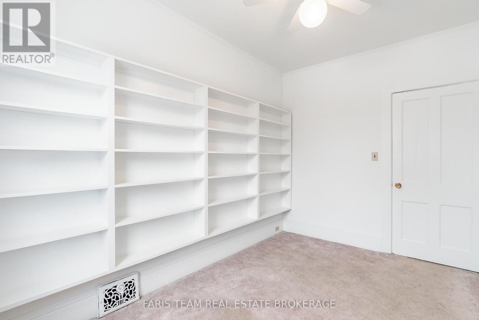 240 LACLIE STREET Image 18