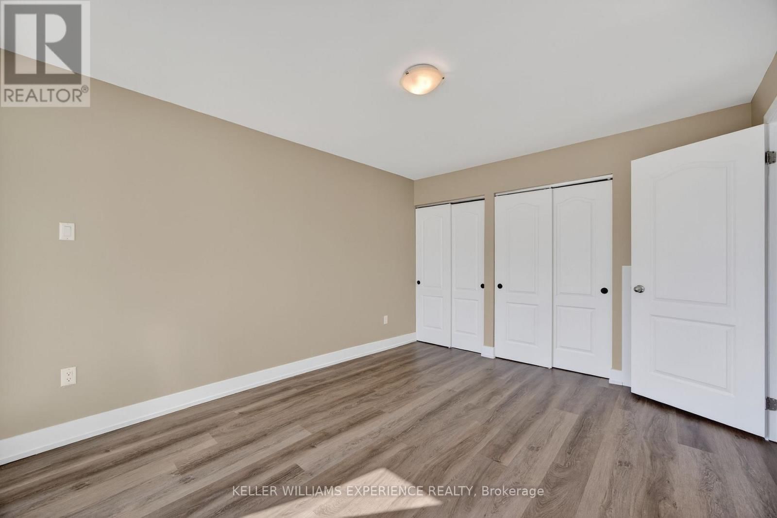 #22 - 12 LANKIN BOULEVARD Image 20