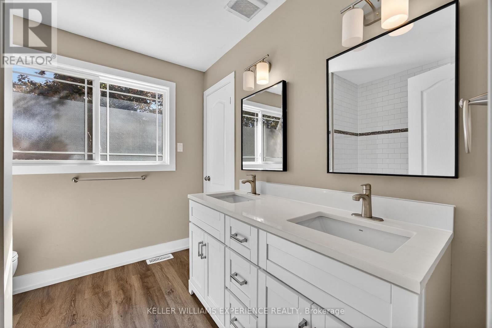 #22 - 12 LANKIN BOULEVARD Image 22