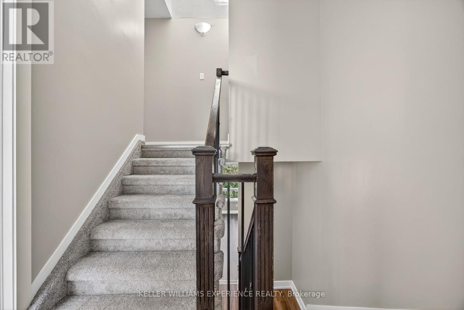 #22 - 12 LANKIN BOULEVARD Image 24