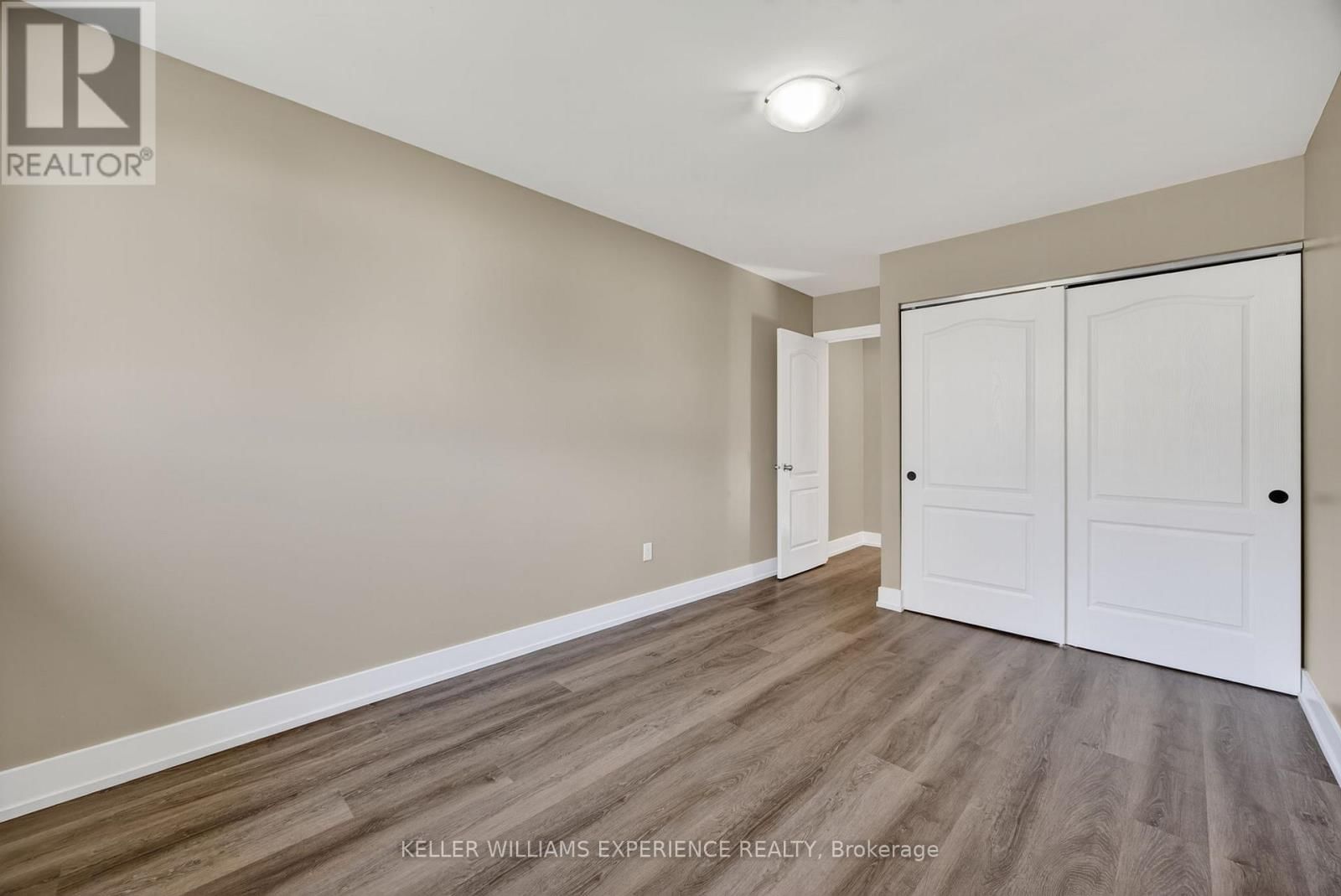 #22 - 12 LANKIN BOULEVARD Image 28