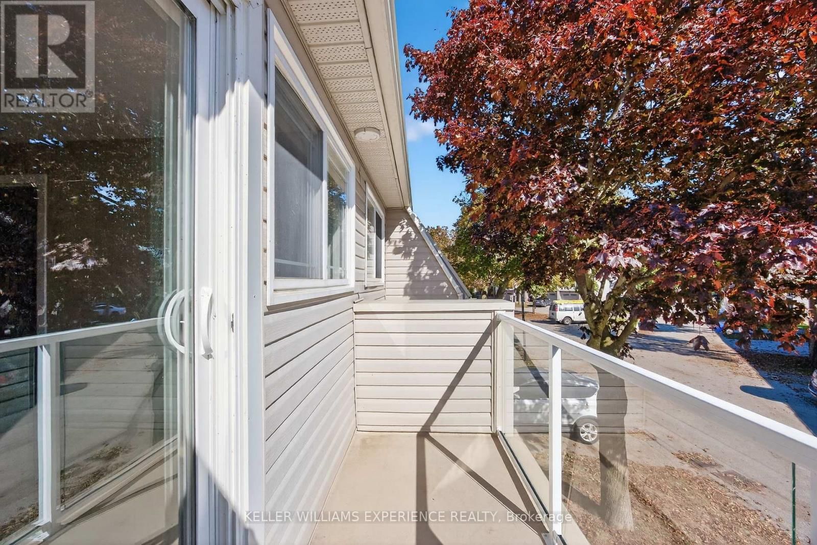 #22 - 12 LANKIN BOULEVARD Image 34