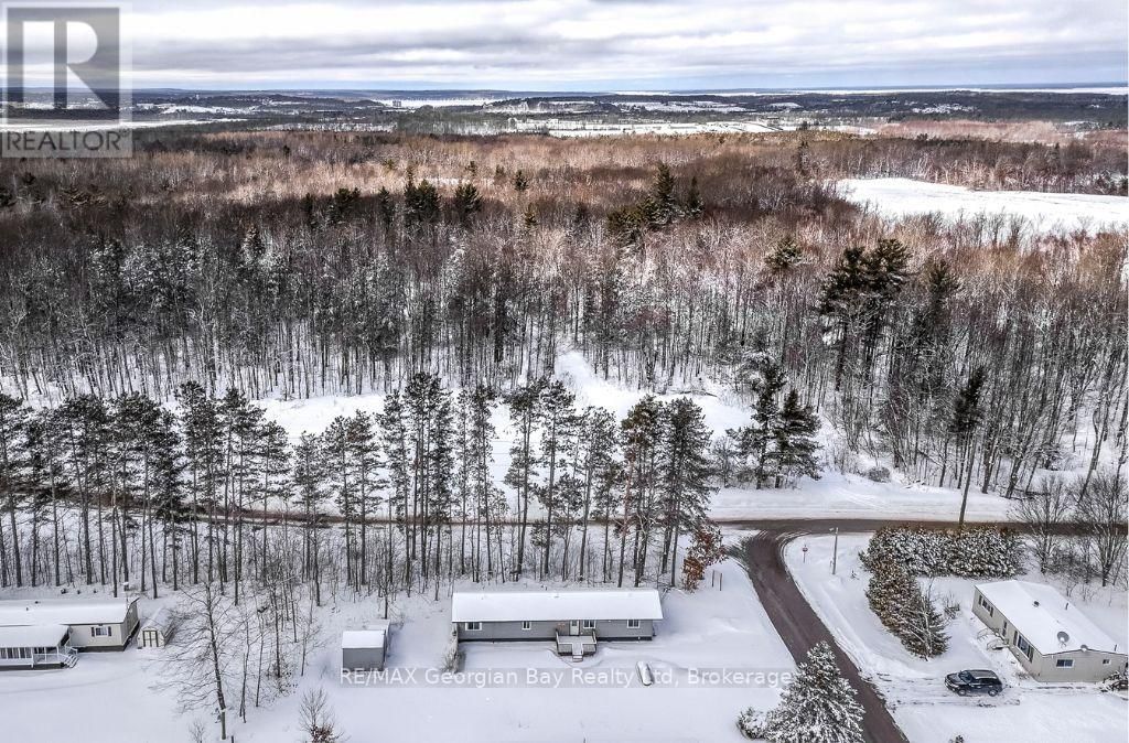 #1 - 5263 ELLIOTT SIDEROAD Image 2