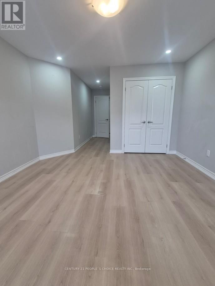 5 GREGORY AVENUE Image 34