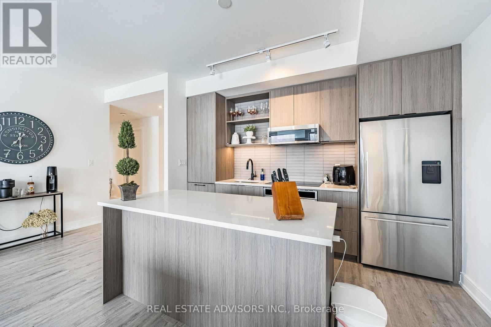 716 - 185 DUNLOP STREET EAST Image 10