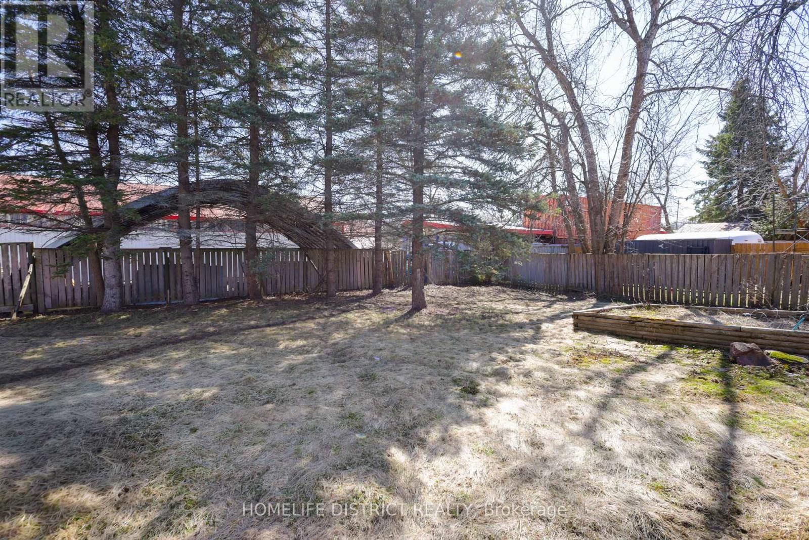 3391 MUSKOKA STREET Image 26