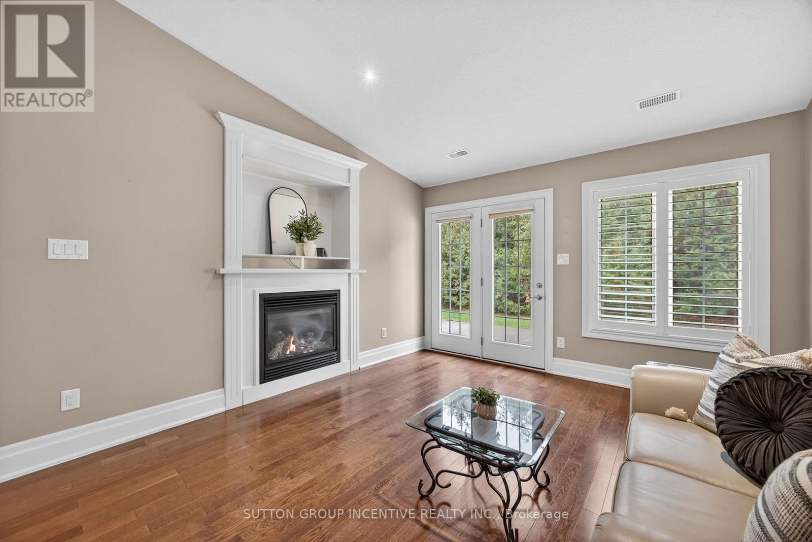 53 CLOVER CRESCENT Image 21