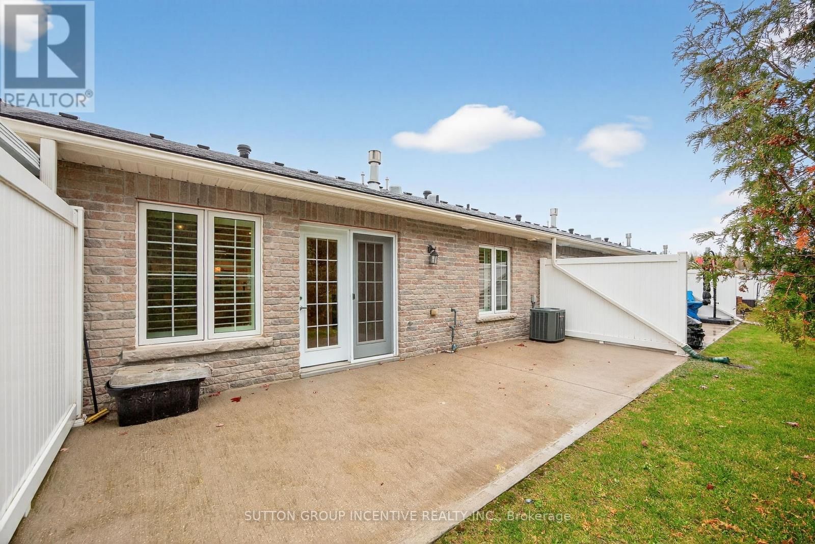 53 CLOVER CRESCENT Image 38