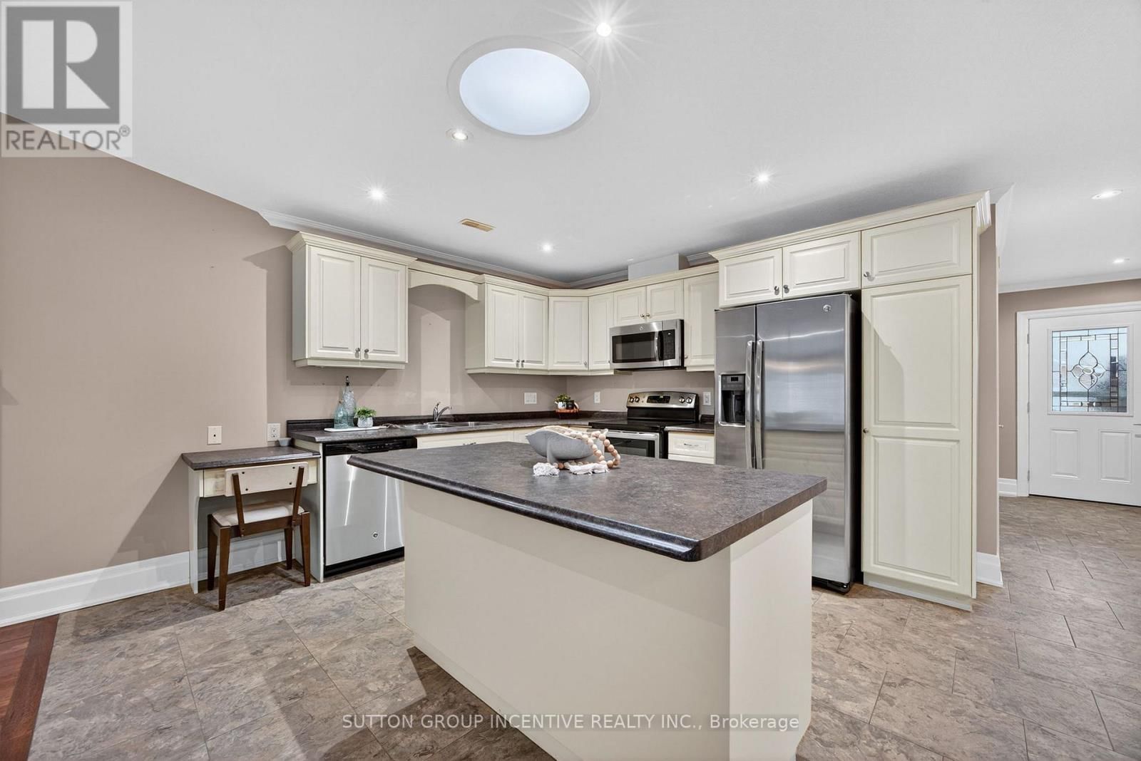 53 CLOVER CRESCENT Image 6