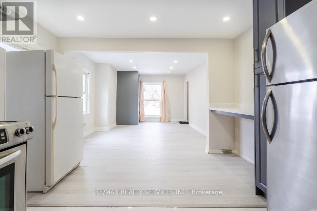 73 DRURY LANE Image 10