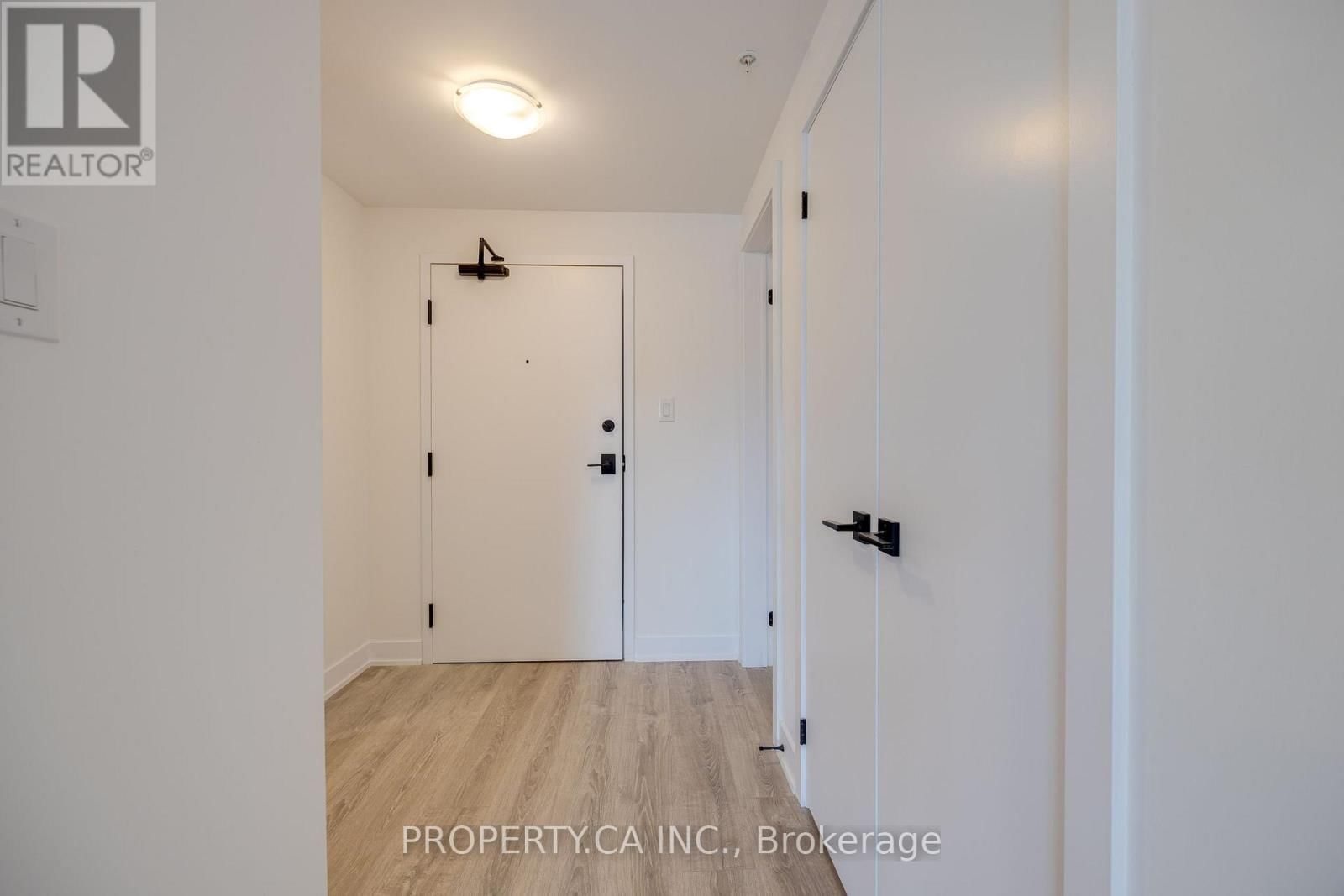 210 - 8 CULINARY LANE WEST Image 12