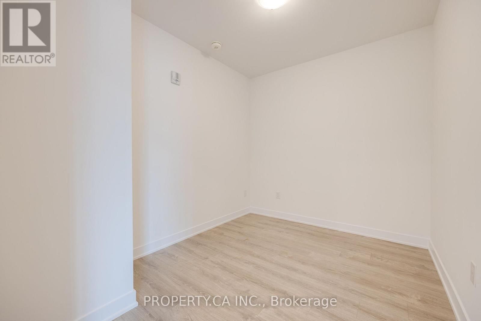 210 - 8 CULINARY LANE WEST Image 13