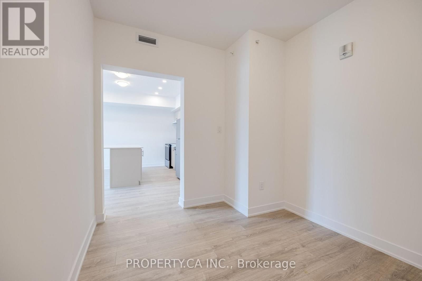 210 - 8 CULINARY LANE WEST Image 14