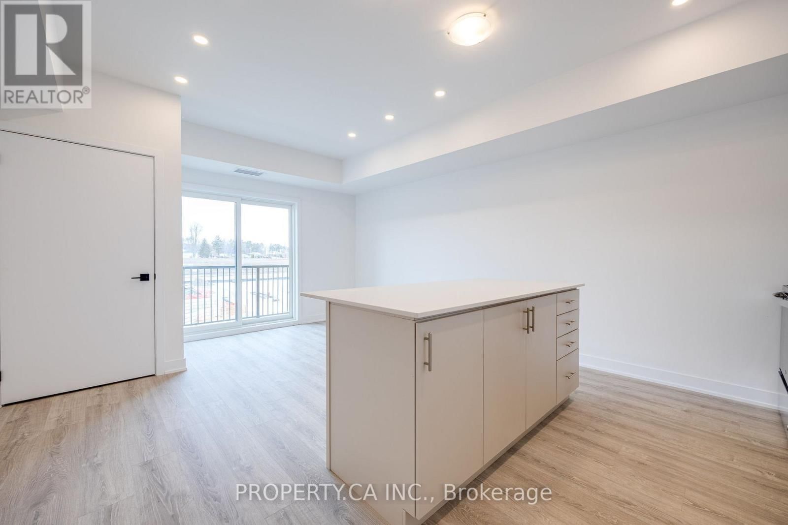 210 - 8 CULINARY LANE WEST Image 8