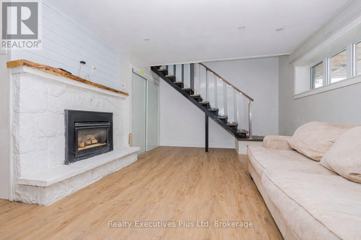 24 BIRCH GROVE DRIVE Image 27