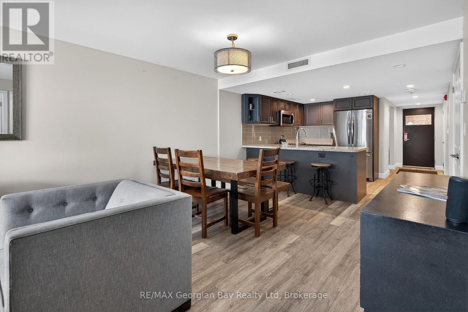 102 - 80 HORSESHOE BOULEVARD Image 6