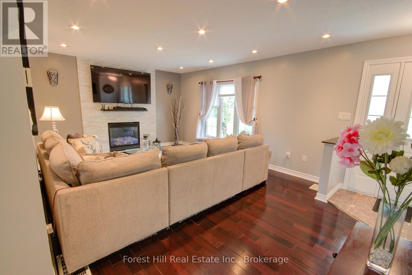 27 GREENGABLES DRIVE Image 6