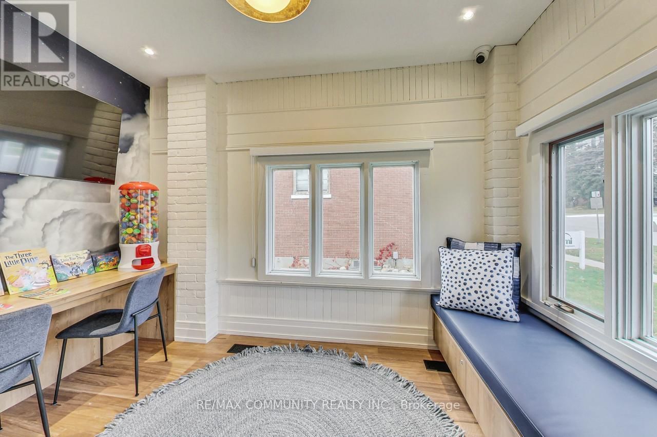 123 COLLIER STREET Image 3