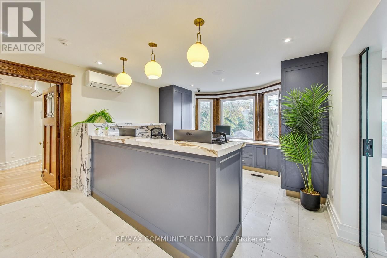 123 COLLIER STREET Image 5