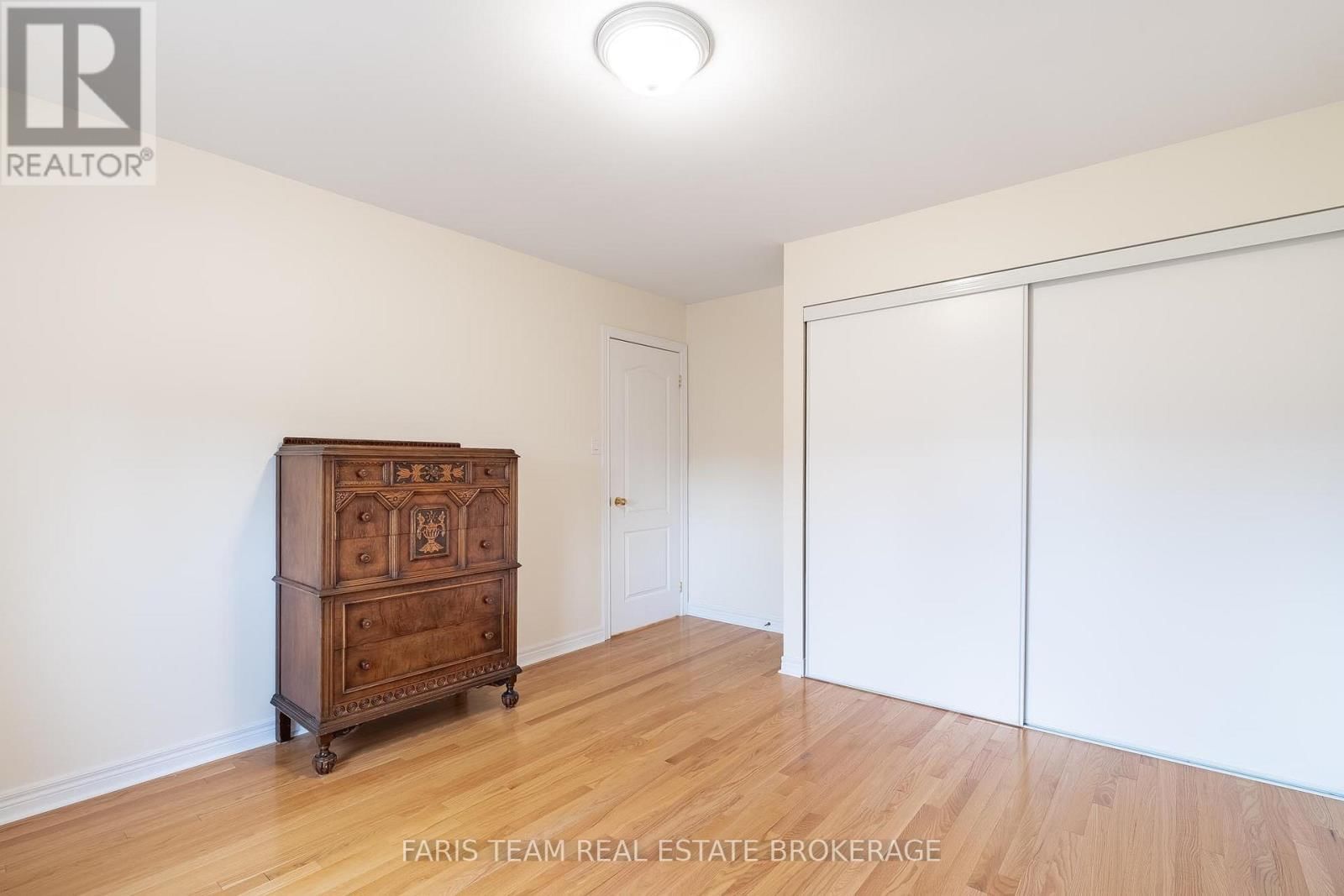 26 BARRINGTON TRAIL Image 24