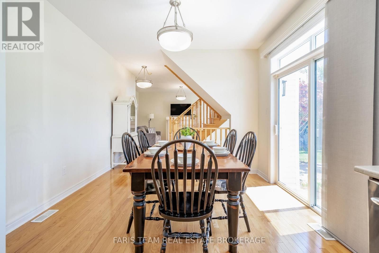 26 BARRINGTON TRAIL Image 9