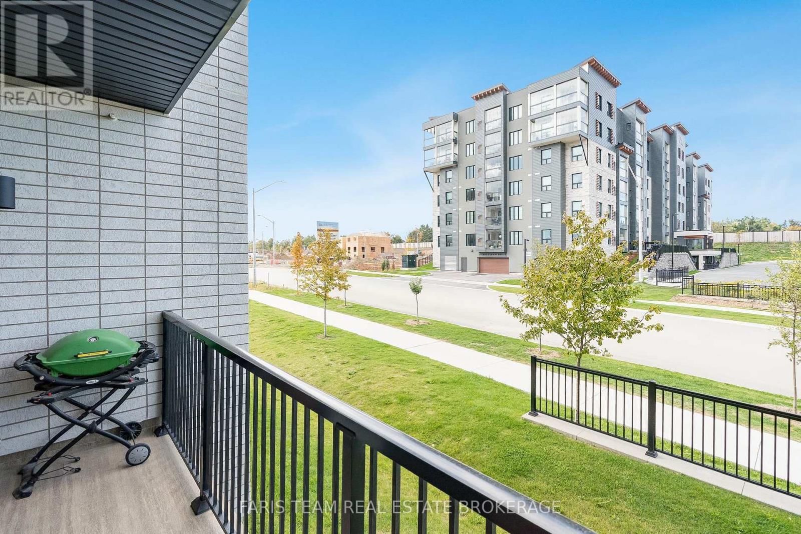 102 - 8 CULINARY LANE Image 26