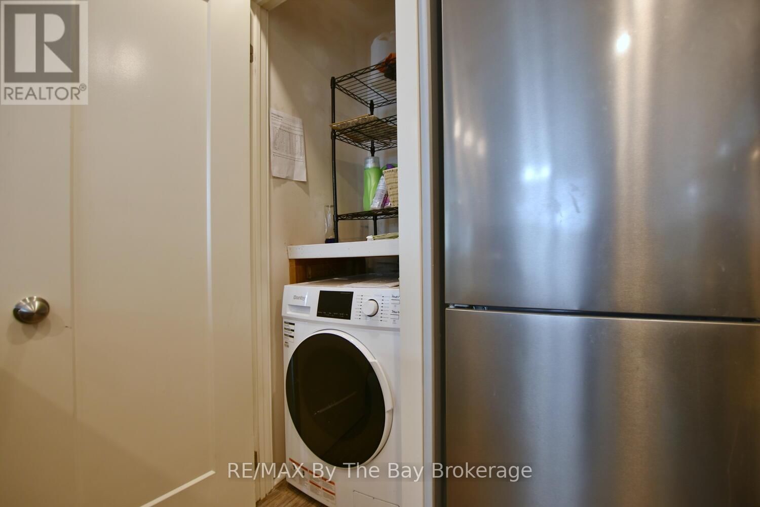 15 CARRUTHERS STREET SOUTH Image 13