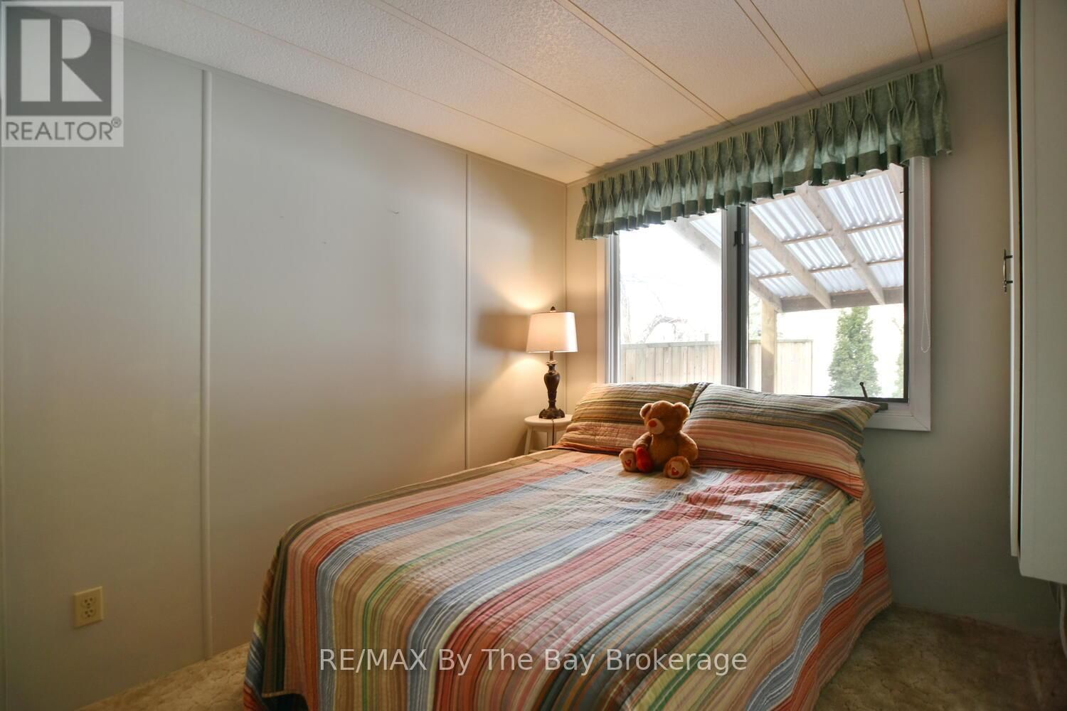 15 CARRUTHERS STREET SOUTH Image 17