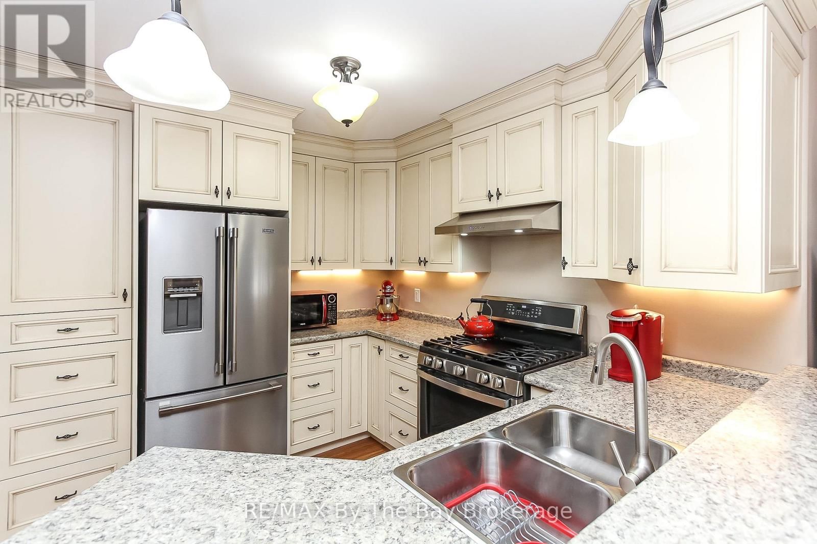 99 LILY DRIVE Image 19