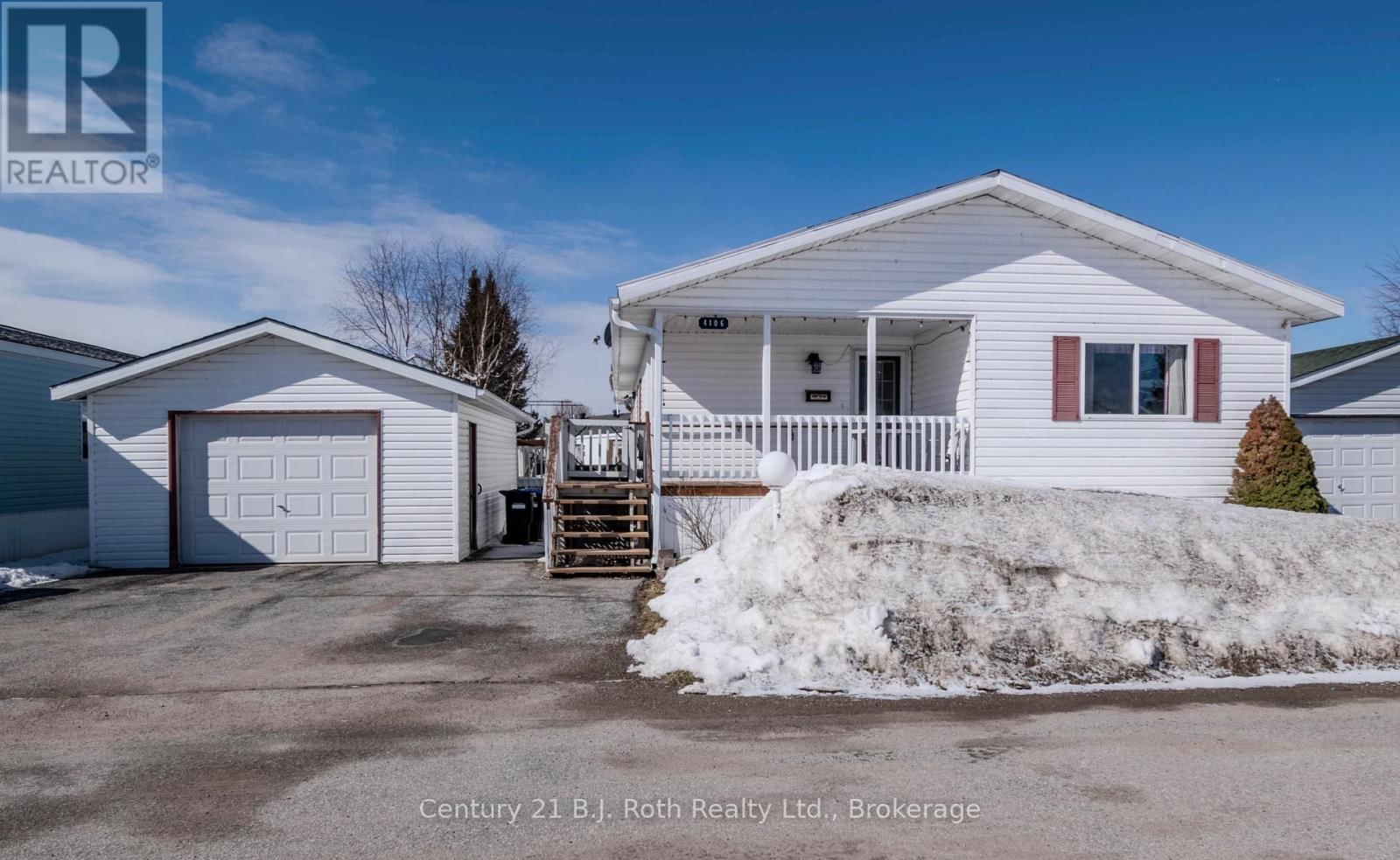 4106 LYNN STREET Image 1