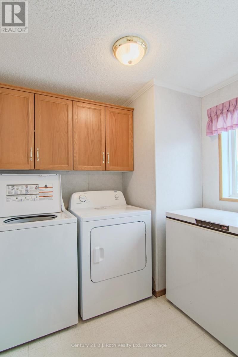 4106 LYNN STREET Image 17