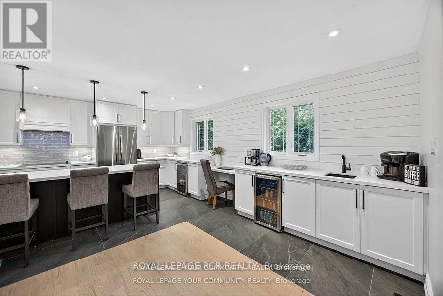 135 HURONWOODS DRIVE Image 10