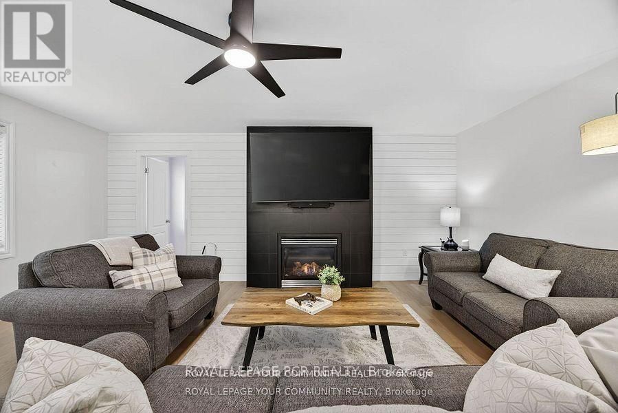 135 HURONWOODS DRIVE Image 16