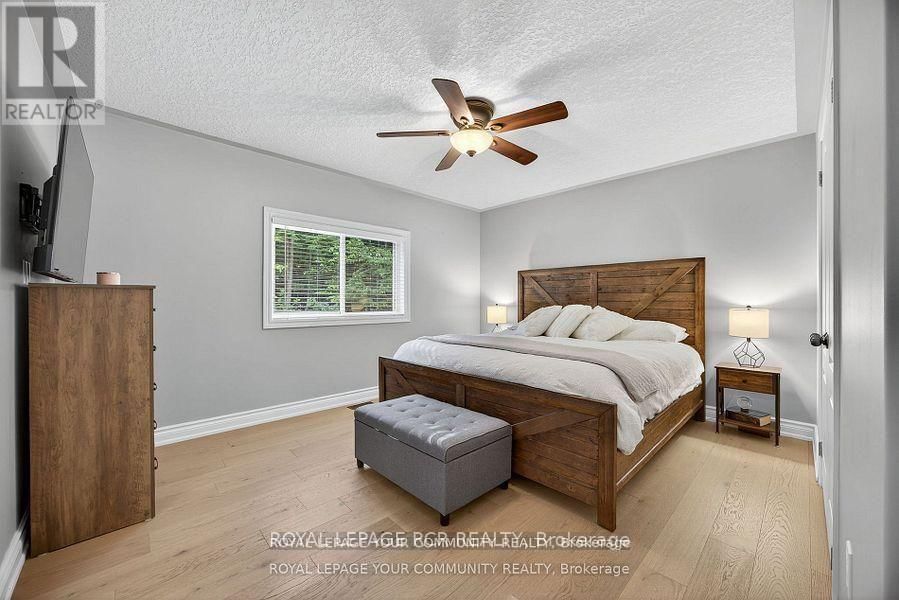 135 HURONWOODS DRIVE Image 19