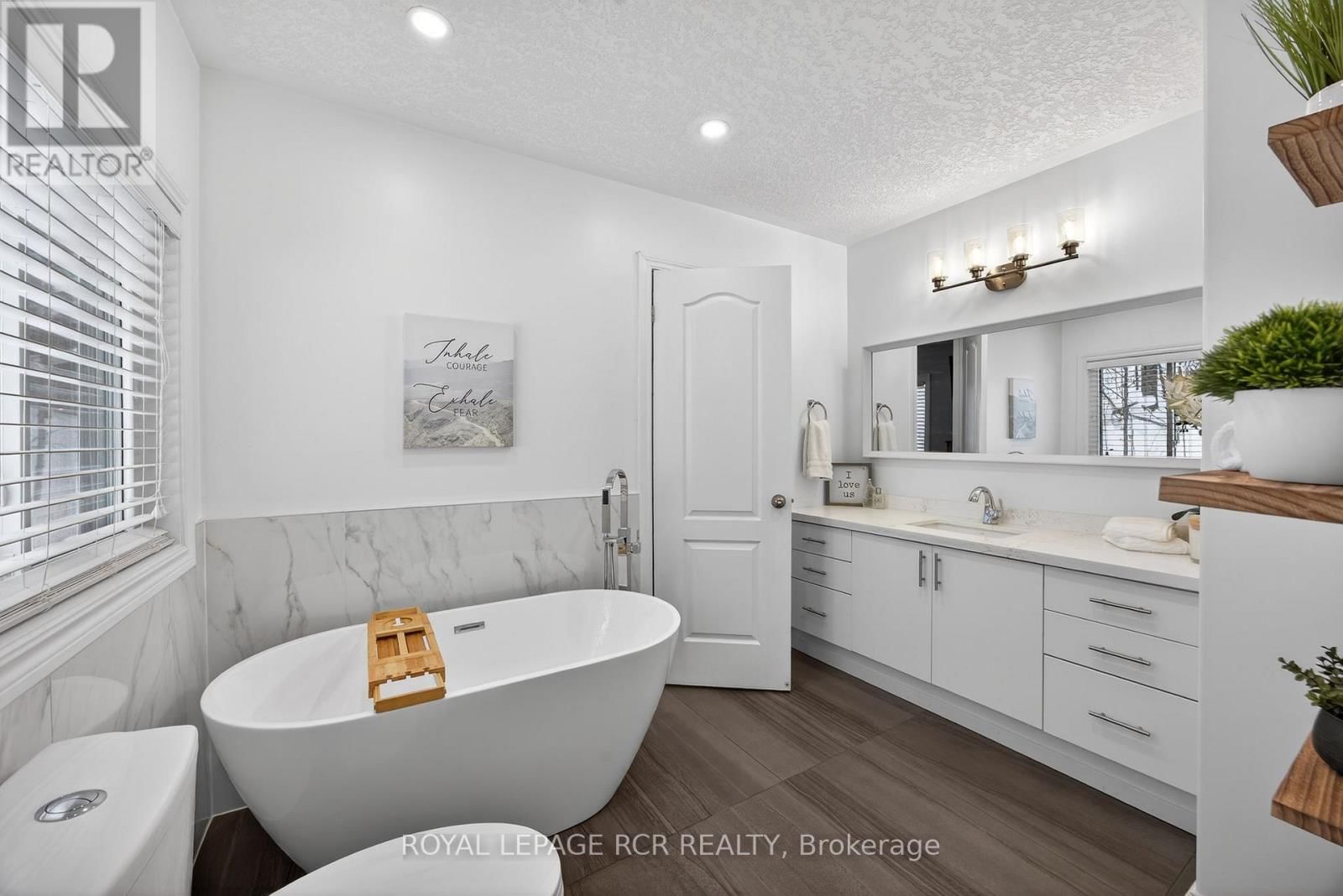 135 HURONWOODS DRIVE Image 21