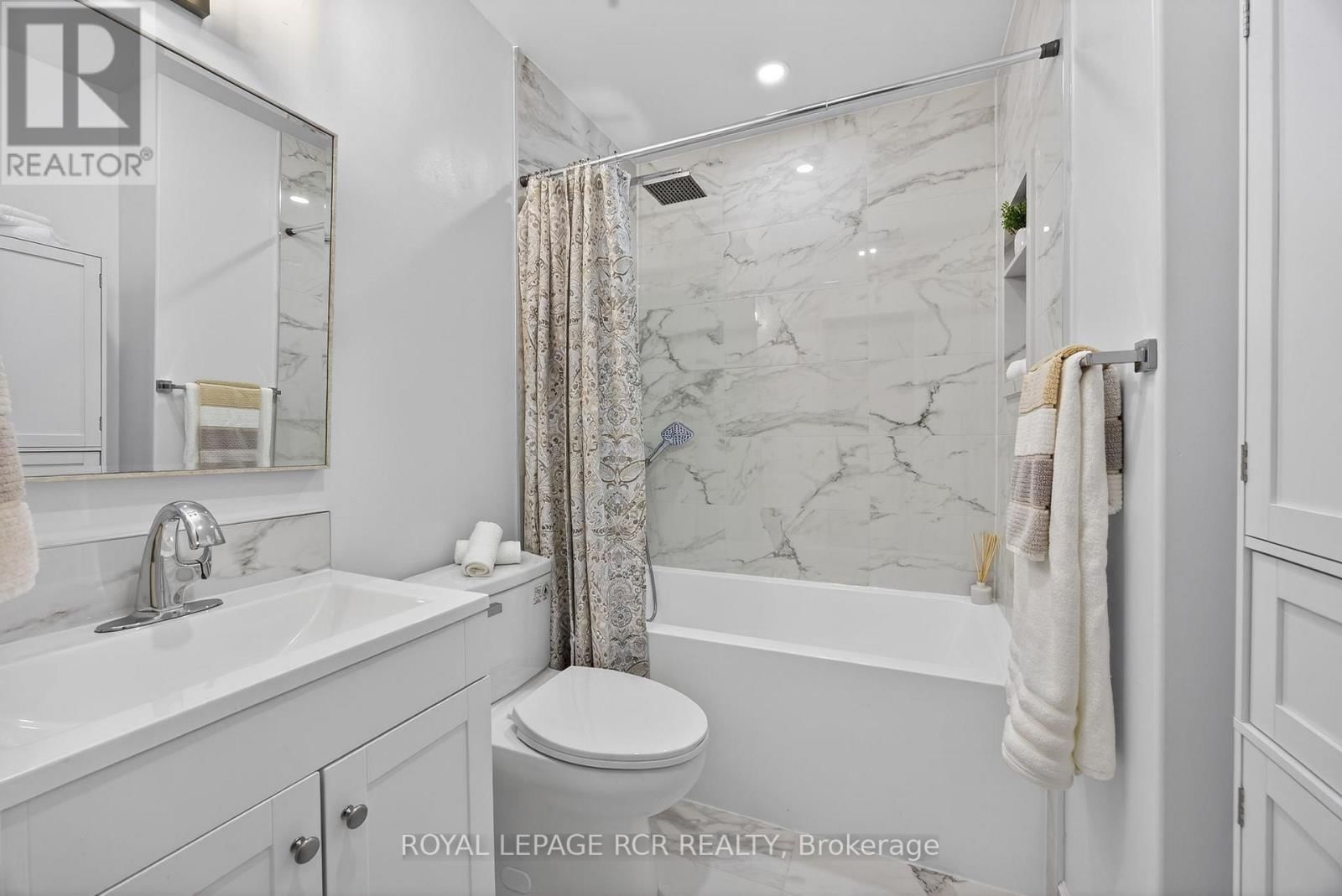 135 HURONWOODS DRIVE Image 25