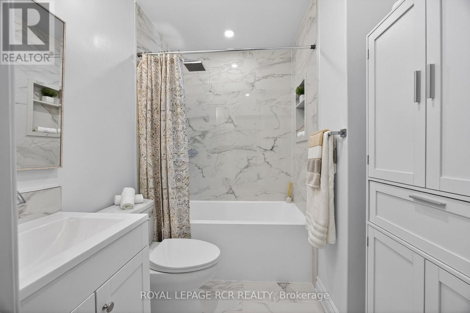 135 HURONWOODS DRIVE Image 26